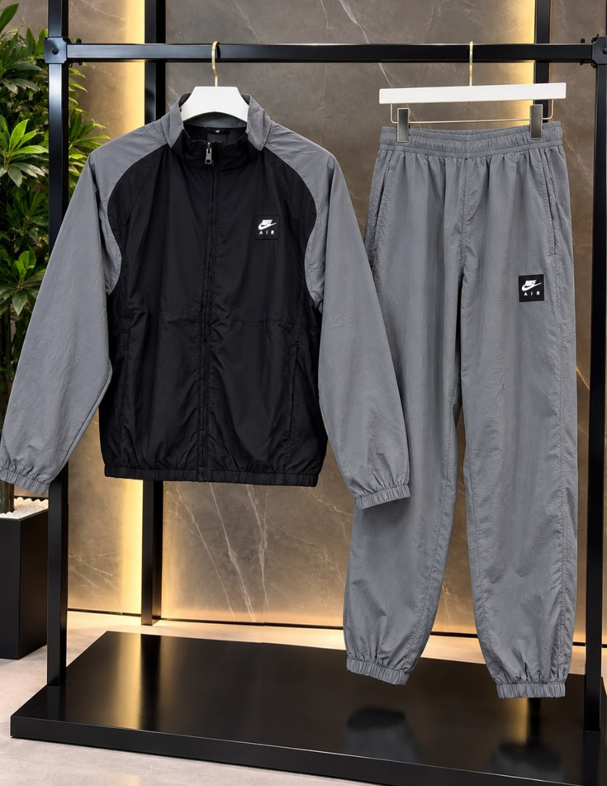 TUTA NIKE ' LOGO