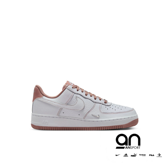 Nike Air Force 1 Low Pairs Up Metallic