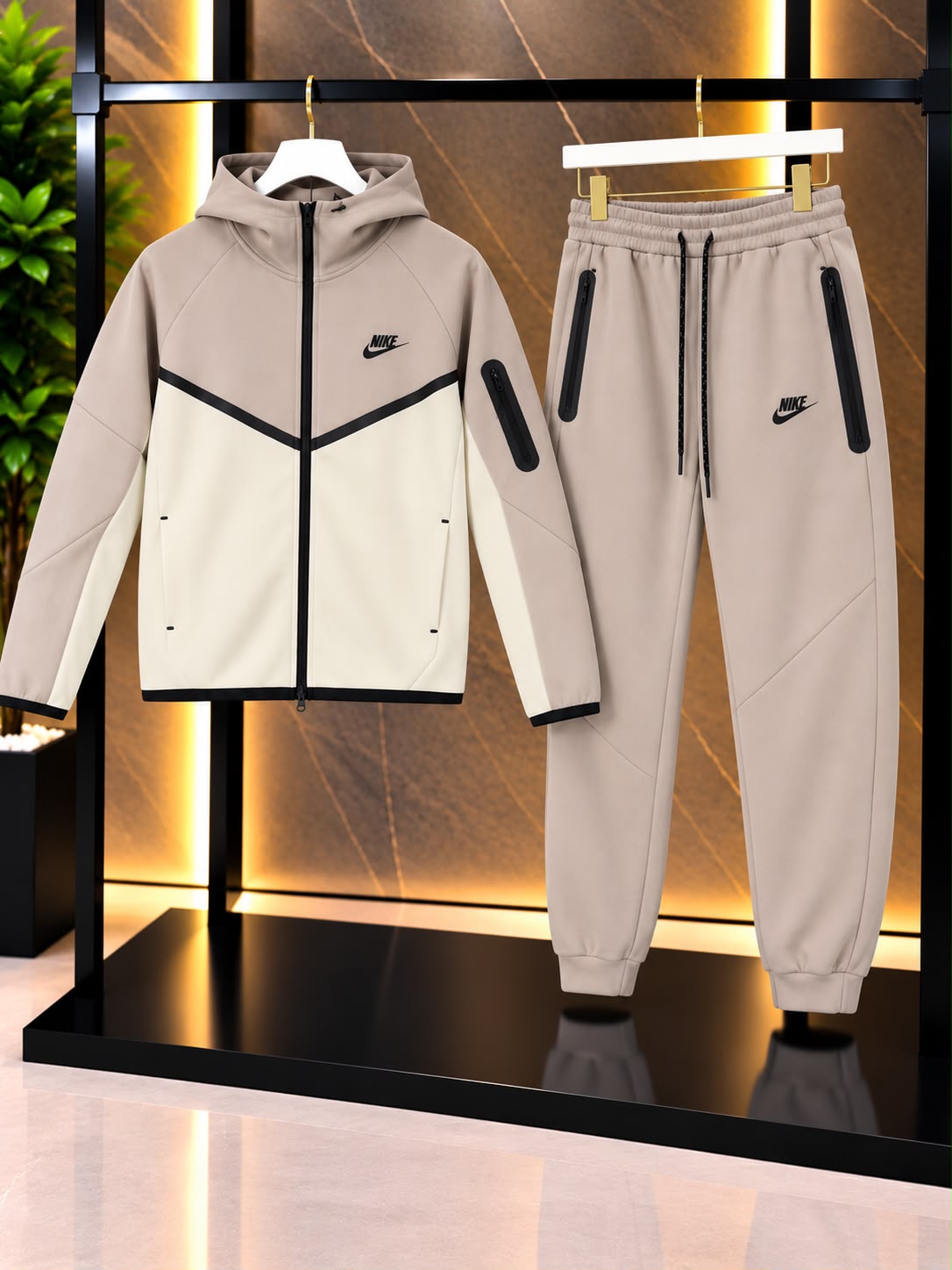 TUTA NIKE TECH'
