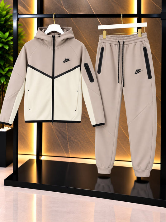 TUTA NIKE TECH'