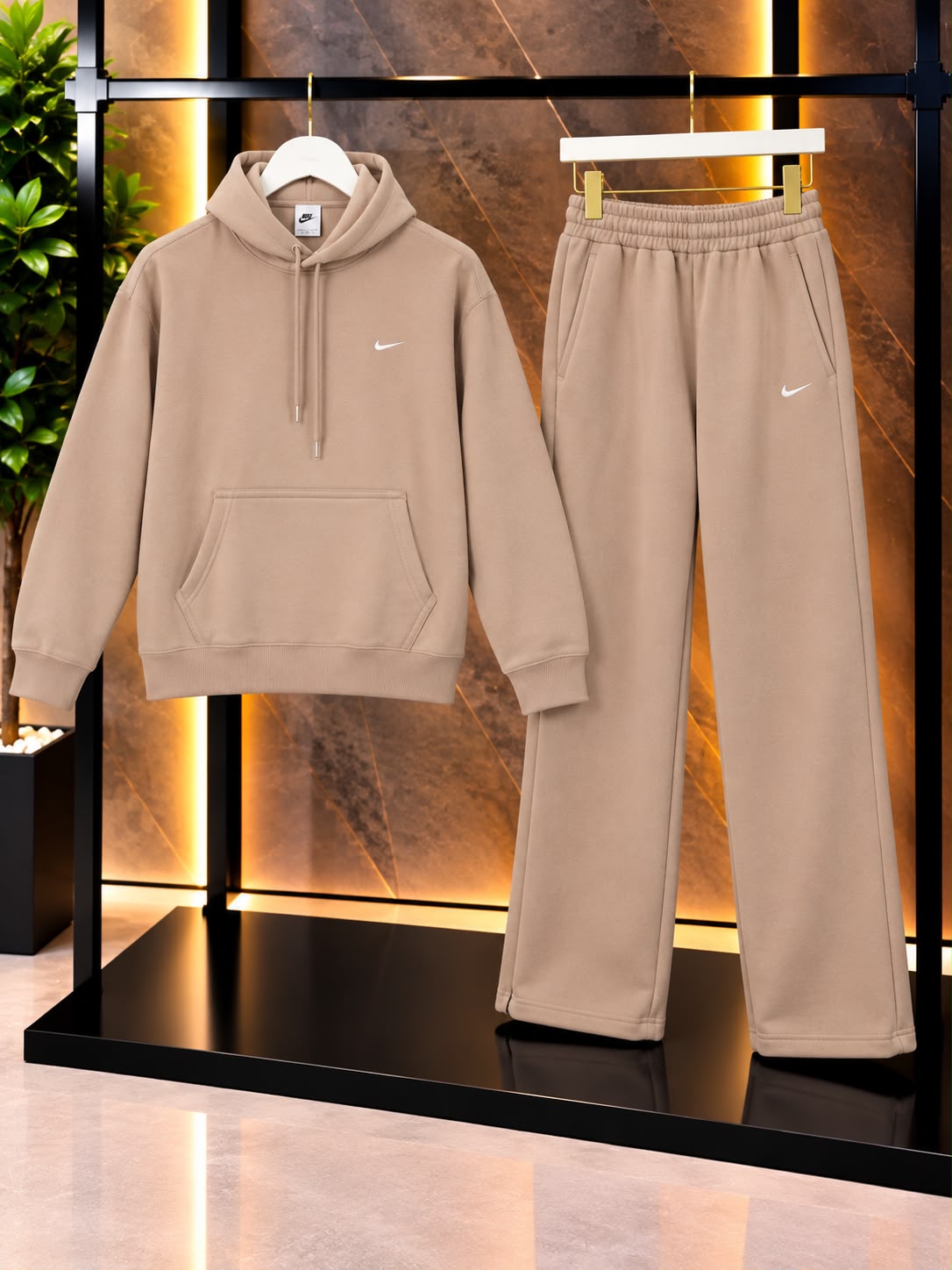 TUTA NIKE' BEIGE