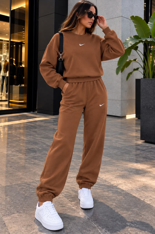 TUTA NIKE BROWN'